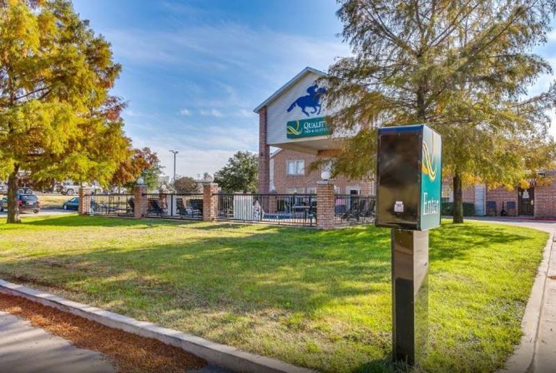 Quality Inn & Suites Fort Worth Exterior foto